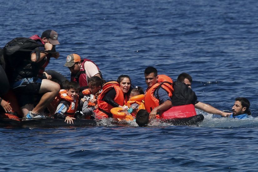 ΑΜΚΑ για όλους όσοι διαμένουν στην Ελλάδα.
