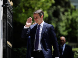 7CA36AAE-62D6-443D-9112-85B4B621E938