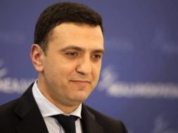 978E65FA-CE47-418C-BD72-B1AA245FCE71