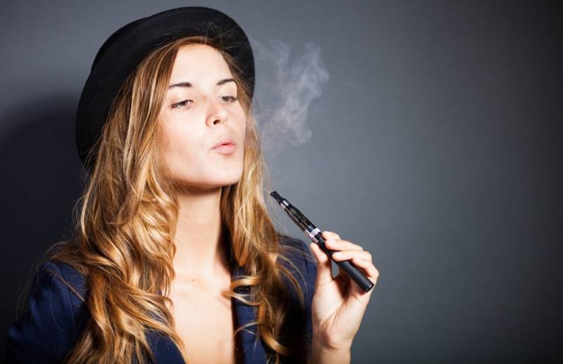 Λόγω διαφήμισης οι νέοι επιλέγουν το άτμισμα