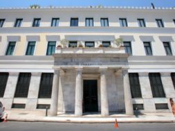 EA35C053-0D13-4841-A811-99853C6803A8