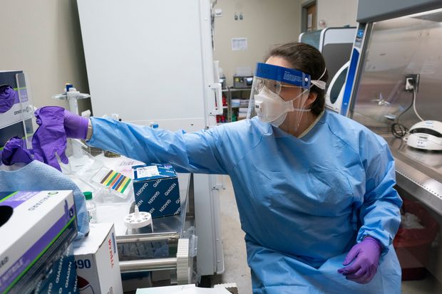 ΔΕΝ ΜΕΝΟΥΜΕ ΣΠΙΤΙ ΑΠΛΑ, προτρέπουμε και τους άλλους να μείνουν και να ακολουθούν γενικά τις οδηγίες των υγειονομικών άρχων