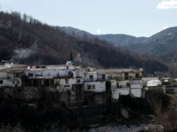 1B72226C-7CDA-469B-8A3F-002E61219CC0