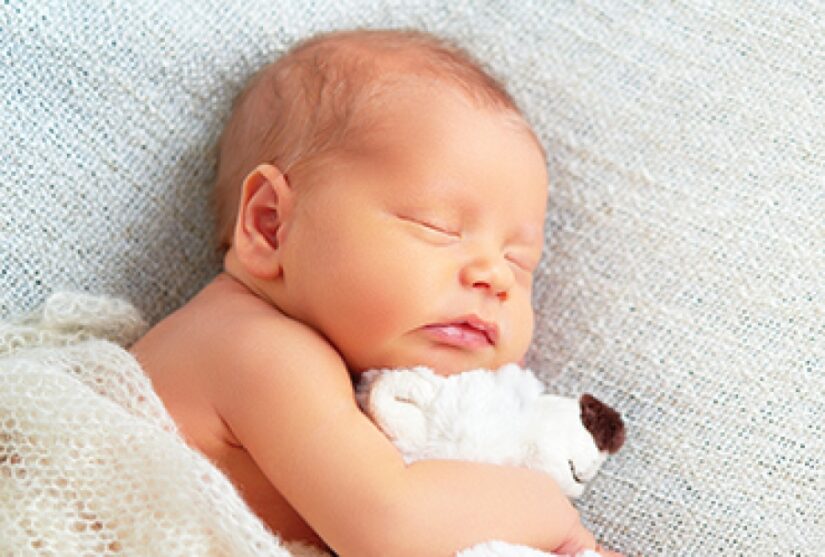 Γεννήθηκε τρίτο παιδί με τη μέθοδο της Μεταφοράς της Μητρικής Ατράκτου