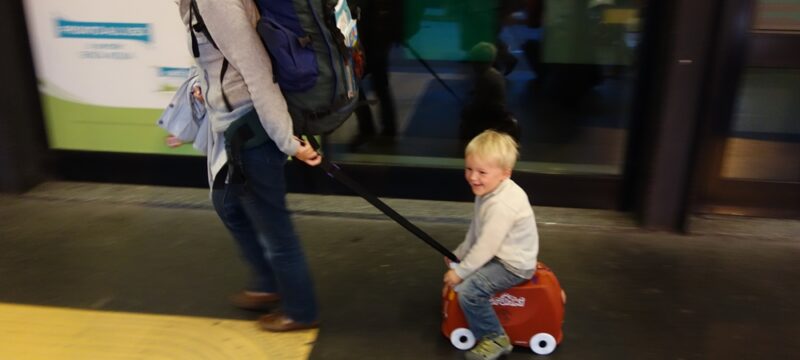 D955E183-7593-42F6-B3DA-8E2B62A4D8CC