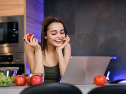 STUDENT-HEALTH-FOOD