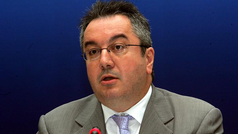 Η. Μόσιαλος: Τα εμβόλια θα είναι μέρος της λύσης όχι όμως και λύση