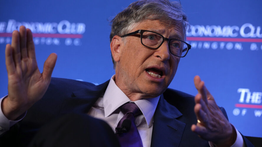 Bill Gates: Η καταπολέμηση του κορωνοϊού έχει αναχθεί σε πολιτικό ζήτημα