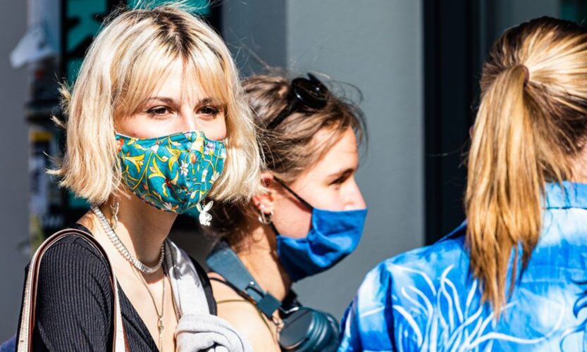 Η χρήση της μάσκας ως άτυπο εμβόλιο