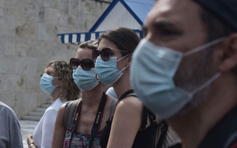Στα 372 τα νέα κρούσματα του κορωνοϊού στη χώρα μας