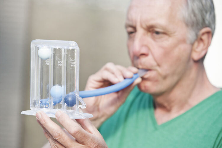 Παγκόσμια Μέρα Πνευμονίας: Ισότιμη πρόσβαση στη χορήγηση ιατρικής οξυγονοθεραπείας