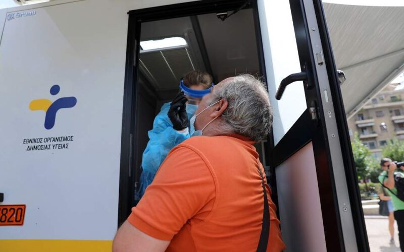 Ραγδαία η αύξηση των κρουσμάτων του κορωνοϊού στη χώρα μας