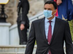 FF33E948-D761-44FB-AF15-FB9F5B75DF95