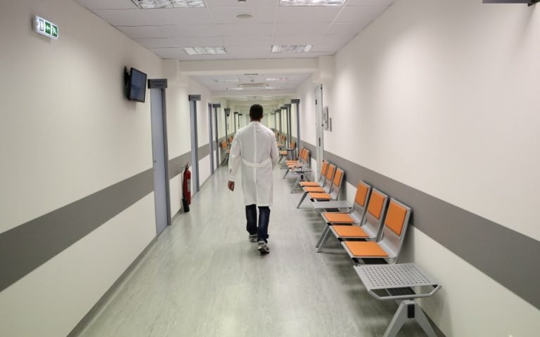 Αντικατάσταση επιστημονικού υπεύθυνου για τον εμβολιασμό στην Κέρκυρα