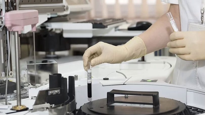 Η πανδημία μειώνει το προσδόκιμο ζωής κατά ένα χρόνο στις ΗΠΑ