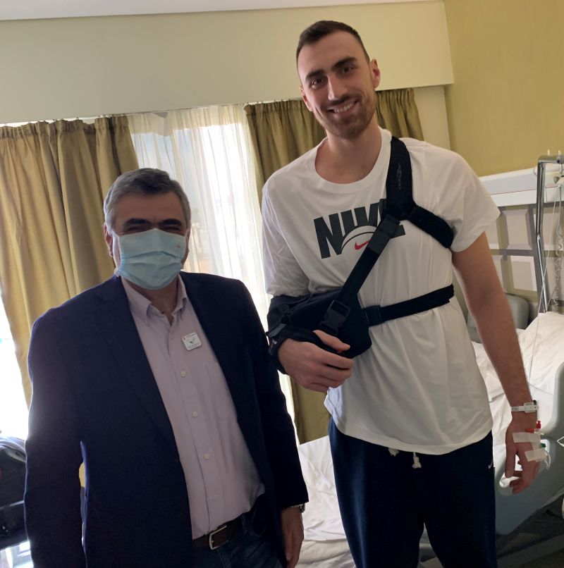 Την Ευρωκλινική Αθηνών επέλεξε ο διεθνής σέντερ Nikola Milutinov για την αρθροσκόπηση του ώμου του