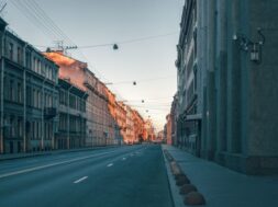 street-historical-center-st-petersburg-empty-city-without-people_158388-2727