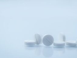 7-white-round-tablets-pill-isolated-white-background-with-beautiful-unique_33867-90