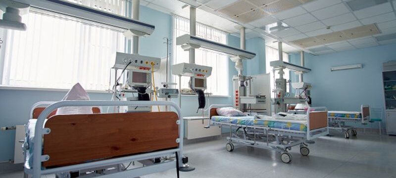 coronavirus-empty-intensive-care-emergency-room-is-ready-receive-patients-with-coronavirus-infection_133994-2386