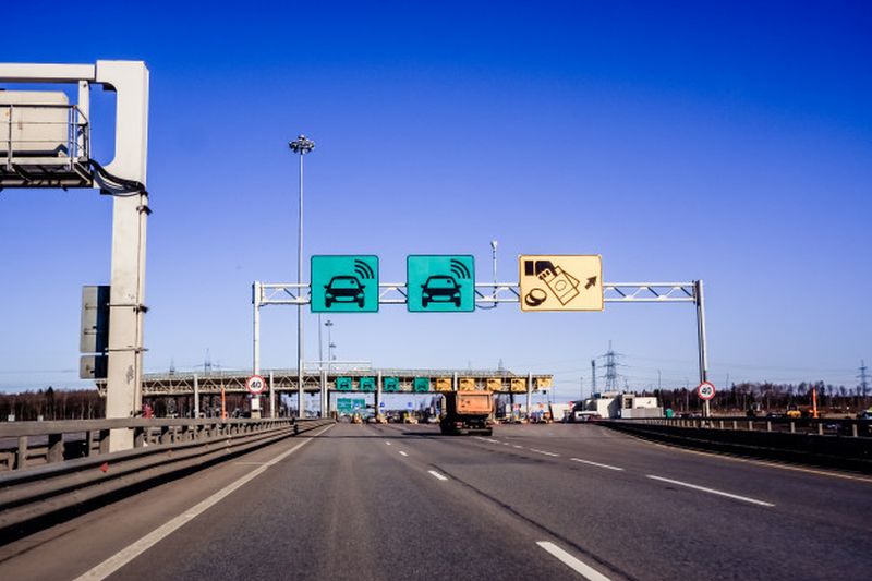 Σχολεία, λιανεμπόριο, εστίαση και «Πάσχα στο χωριό»