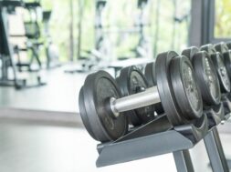 view-rows-dumbbells_1339-4863
