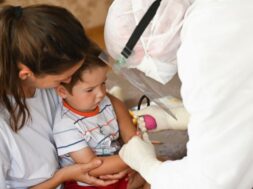 close-up-child-donating-blood-analysis_96872-3249
