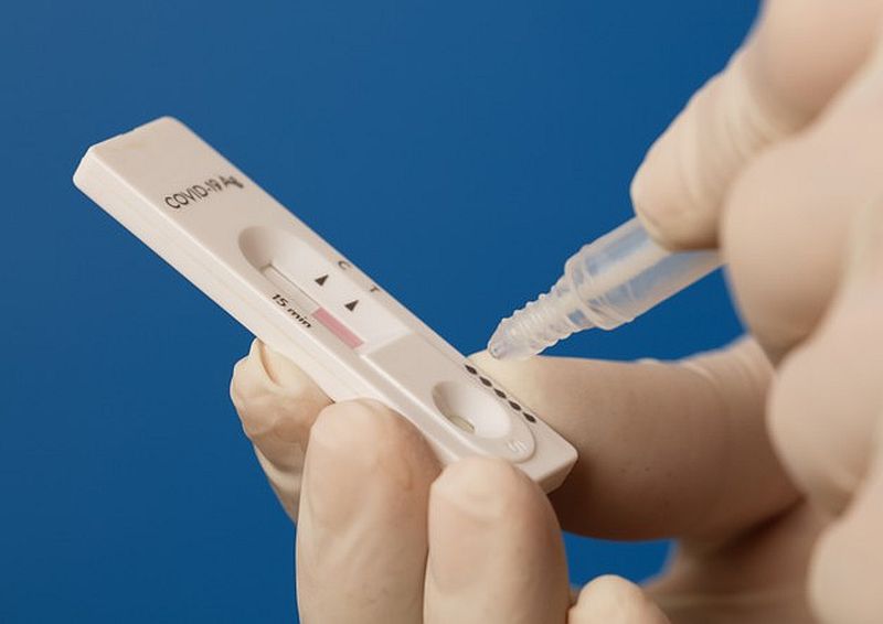 Τέρμα στη δωρεάν διάθεση self-tests από τα φαρμακεία
