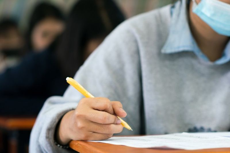 Οδηγίες Κεραμέως για εθνικές εξετάσεις, self-test και καραντίνα μαθητών