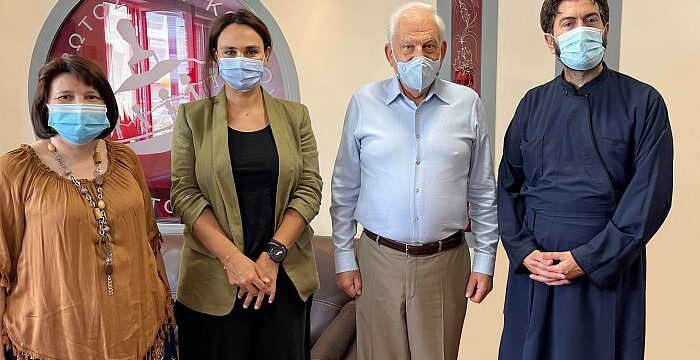 ΦΩΤΟΓΡΑΦΙΑ_Ο ΟΜΙΛΟΣ ΙΑΣΩ ΥΙΟΘΕΤΕΙ ΤΗΝ ΚΙΒΩΤΟ ΤΟΥ ΚΟΣΜΟΥ