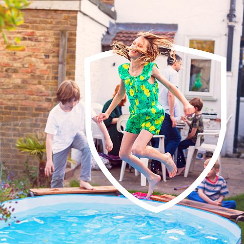 Hansaplast: Συνέχισε να απολαμβάνεις τις διακοπές σου. Σε καλύπτουμε!