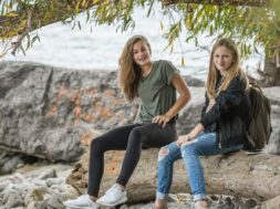 pexels-sebastian-voortman-214576