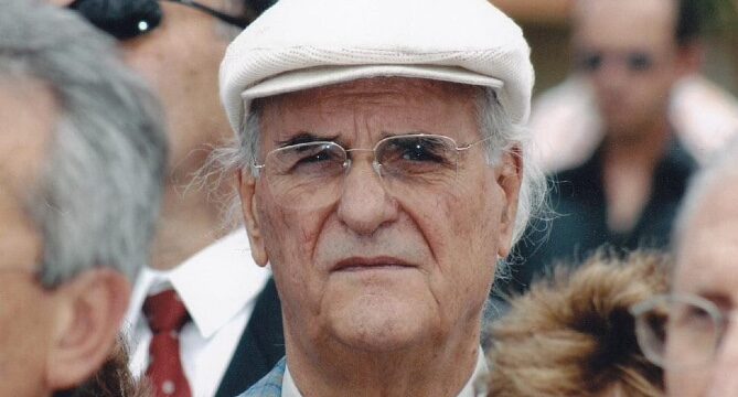 B113E823-BFDB-403F-92E8-58689D5F88F5