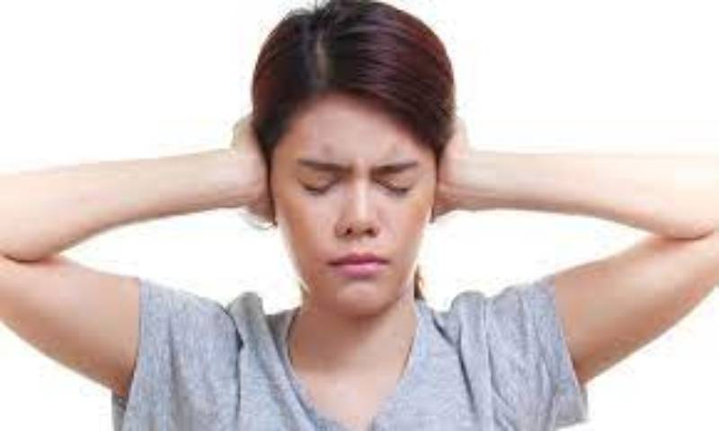 Βουητό στα αυτιά: Ταλαιπωρεί έναν στους 10 Έλληνες