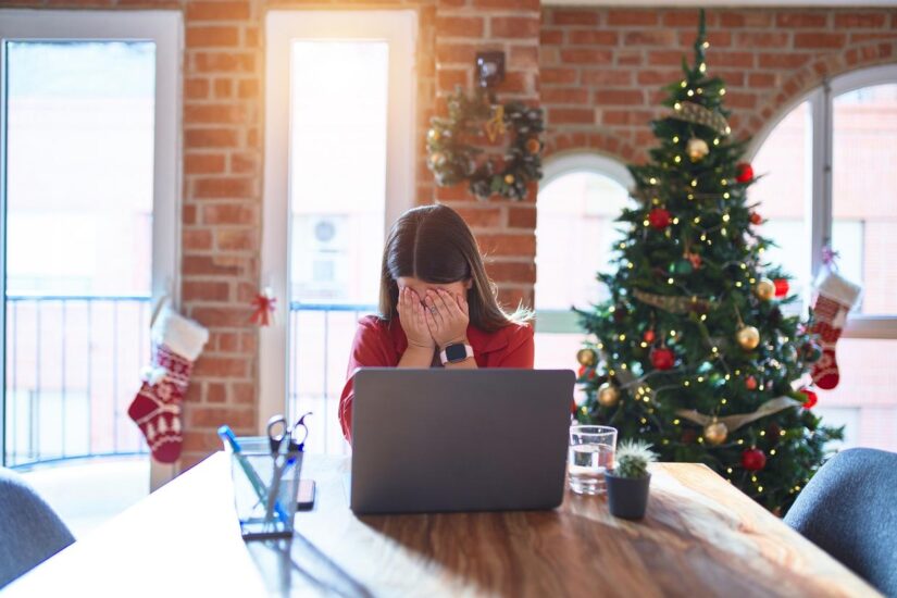 Πώς να διαχειριστούμε το άγχος που μας προκαλεί ο κορωνοϊός κατά τη διάρκεια των εορτών;