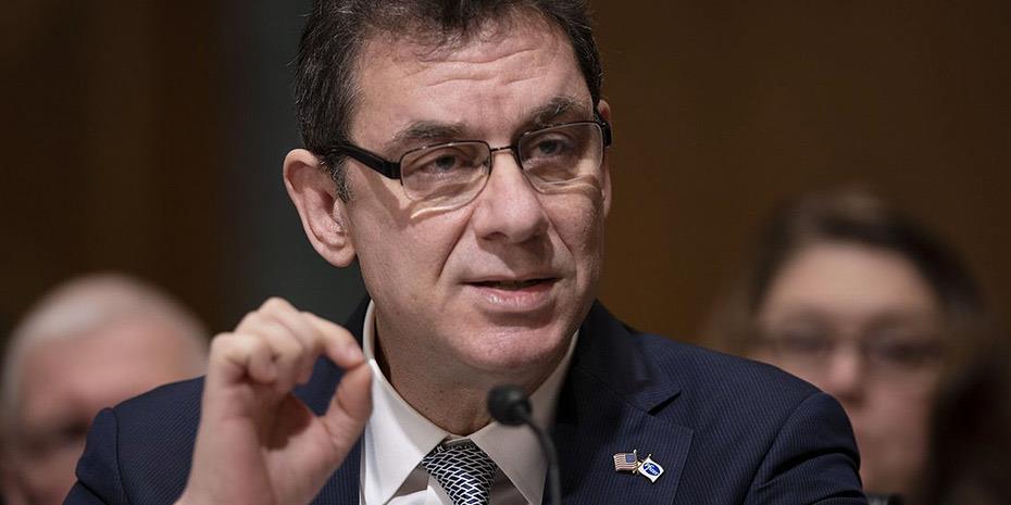 Άλμπερτ Μπουρλά: Απαραίτητες οι ετήσιες αναμνηστικές δόσεις του εμβολίου