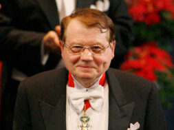 2B8213EA-9756-4207-A1AE-77BF8252CFBD