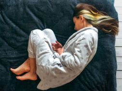 wmnPain-112865877-770×553-745×490