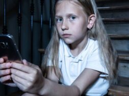 young teen sociak media.jpg big
