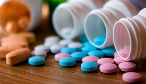 Αντίδραση της ΕΨΕ για την παροχή εξετάσεων και φαρμάκων μόνο από δημόσιες δομές