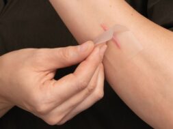 HANSAPLAST_Ανάπλαση Ουλών_Press Release 01 (002)