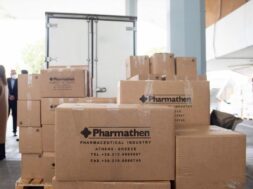 Pharmathen_Παράδοση Υλικού στην Πρεσβεία της Ουκρανίας_3 (002)