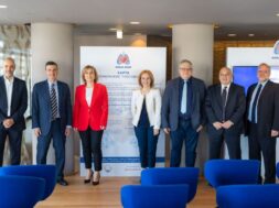 Γ. Καρέλος, Σ. Λουκίδης, Κ. Σταυροπούλου, Γ. Χαρδαβέλλα, Ε. Ζέρβας,Θ. Λιακόπουλος, Ι. Γκιόζος