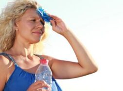3_menopause_symptoms_that_can_worsen_in_summer_-_paragraph