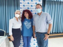 Από αριστερά εικονίζονται Μαρία Καραπίντσου, Μαρία Τζεβελέκου και Πέτρος Κατσόγιαννος