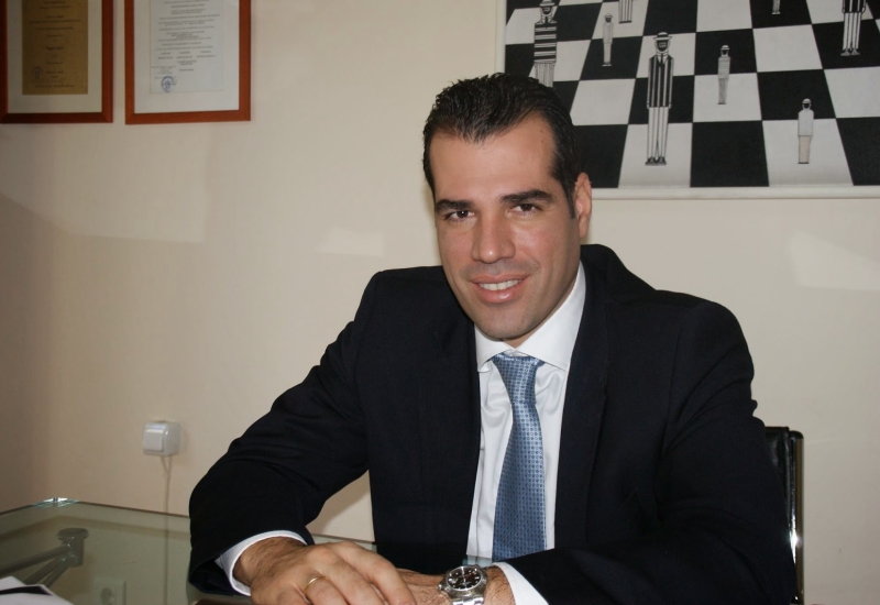 Πλεύρης: «Το νέο κύμα δεν έβγαλε βαριές νοσηλείες – Τέλος του έτους τα επικαιροποιημένα εμβόλια»