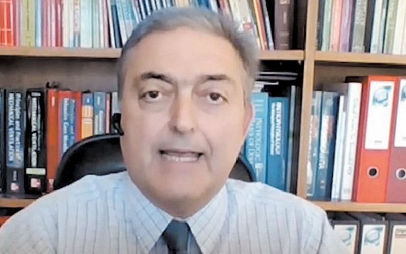 Βασιλακόπουλος: «Αύξηση κρουσμάτων και νοσηλειών λόγω Covid, χαμηλός αριθμός εμβολιασμών»