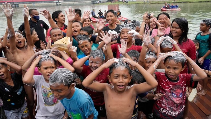 Ινδονησία: Αποσύρθηκαν σιρόπια που ευθύνονται για οξεία νεφρική ανεπάρκεια σε παιδιά