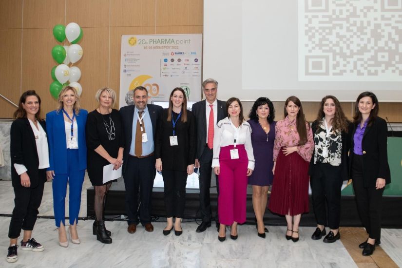 Γυναίκες φαρμακοποιοί ζητούν υποστήριξη για τον διττό τους ρόλο