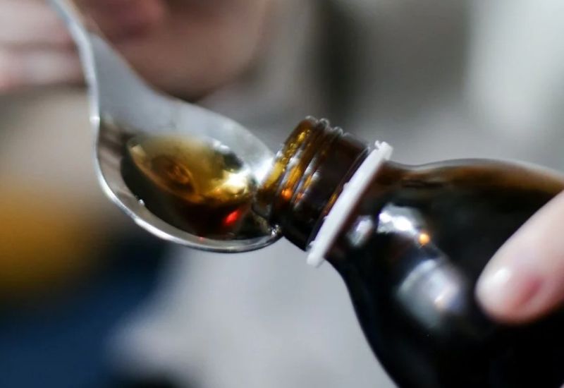 Η Ευρωπή ανακαλεί τις άδειες κυκλοφορίας σιροπιών βήχα με φολκοδίνη