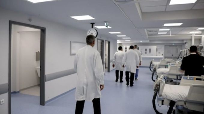 Αναστέλλεται από 1η Ιανουαρίου το μέτρο για τους ανεμβολίαστους υγειονομικούς